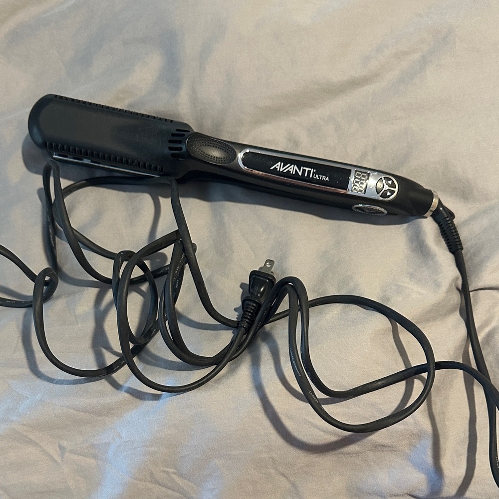 Avanti Ultra Black Hair Straightener